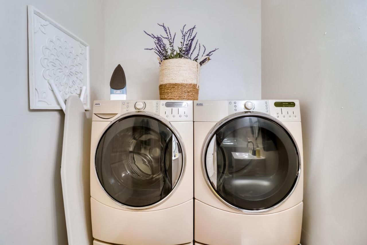 Downtown New Market Retreat With Washer And Dryer! 外观 照片